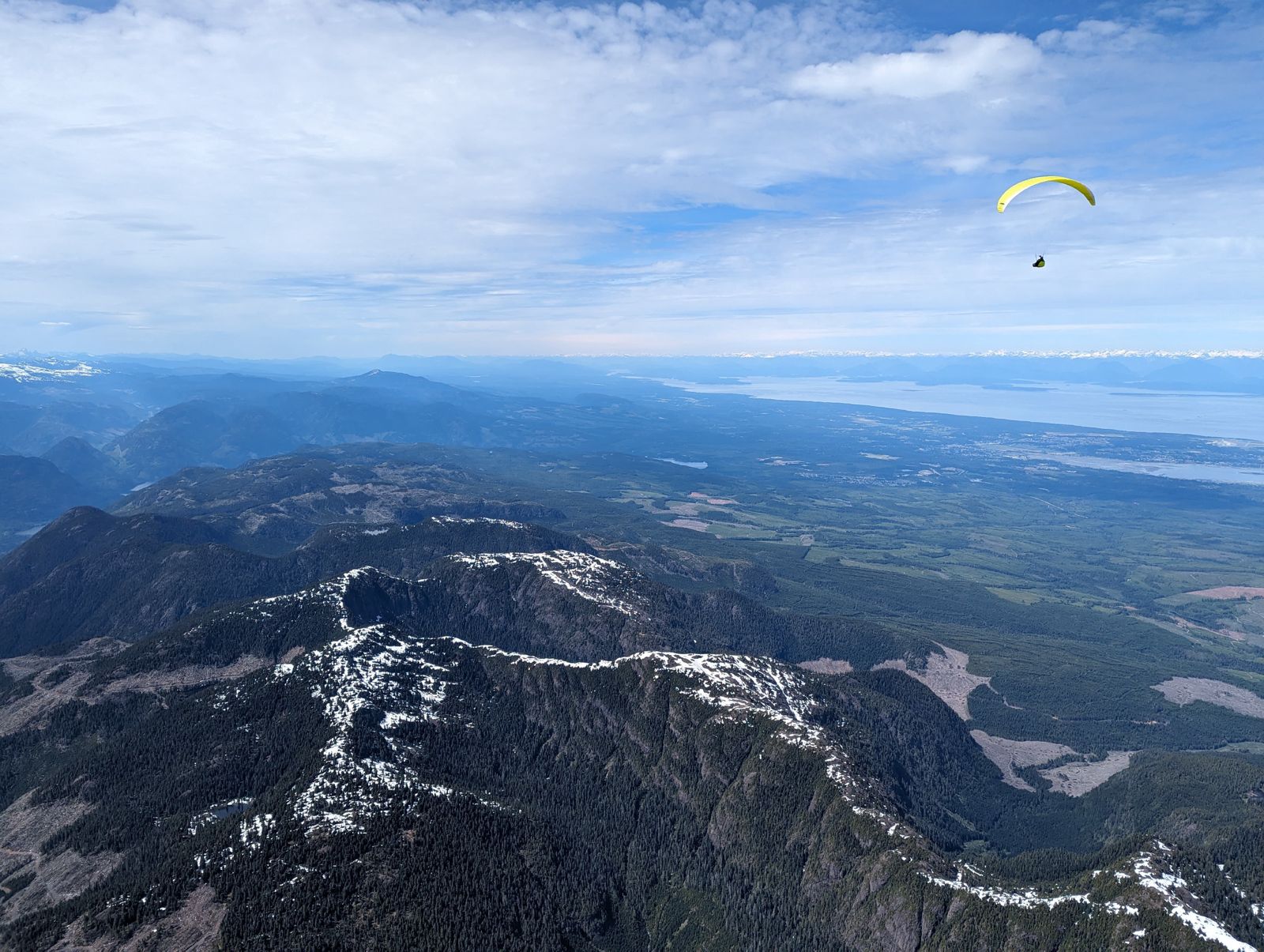 SAR Team in front a recue vehicle