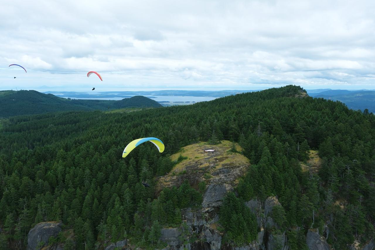 SAR Team in front a recue vehicle